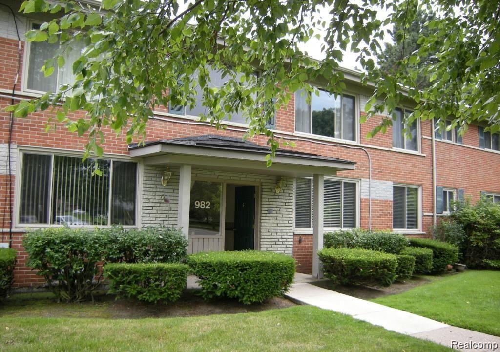 982 N Adams Road, Birmingham, MI 48009 — front exterior