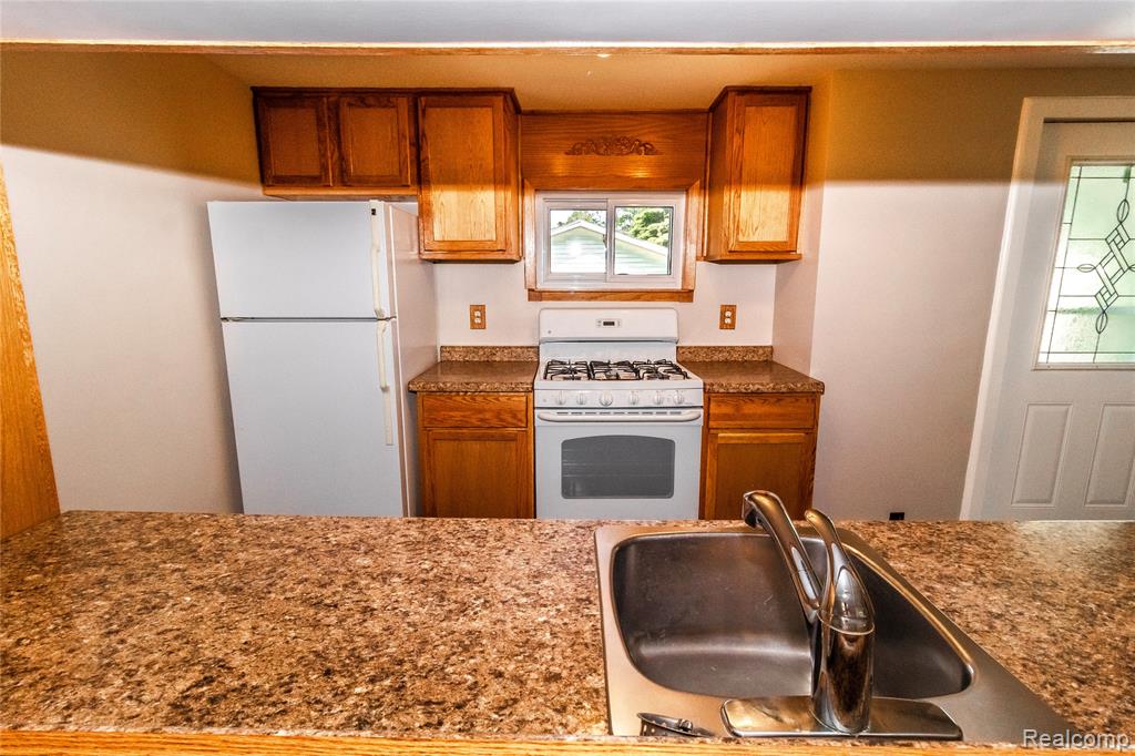 106 Washington Street, Attica, MI 48412 — Photo 8