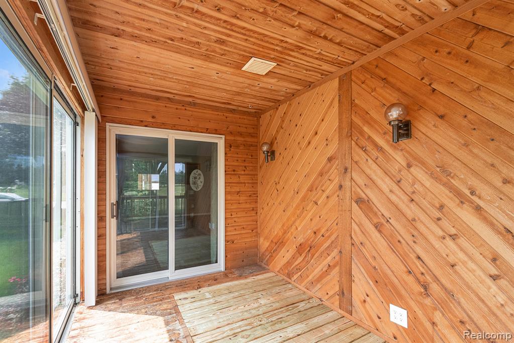 7453 Country Meadow Drive, Swartz Creek, MI 48473 — Photo 17