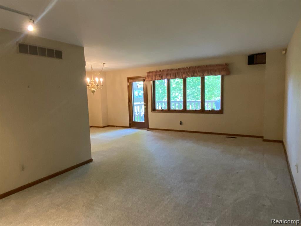 675 Applegate Lane, 4, Grand Blanc, MI 48439 — Photo 8