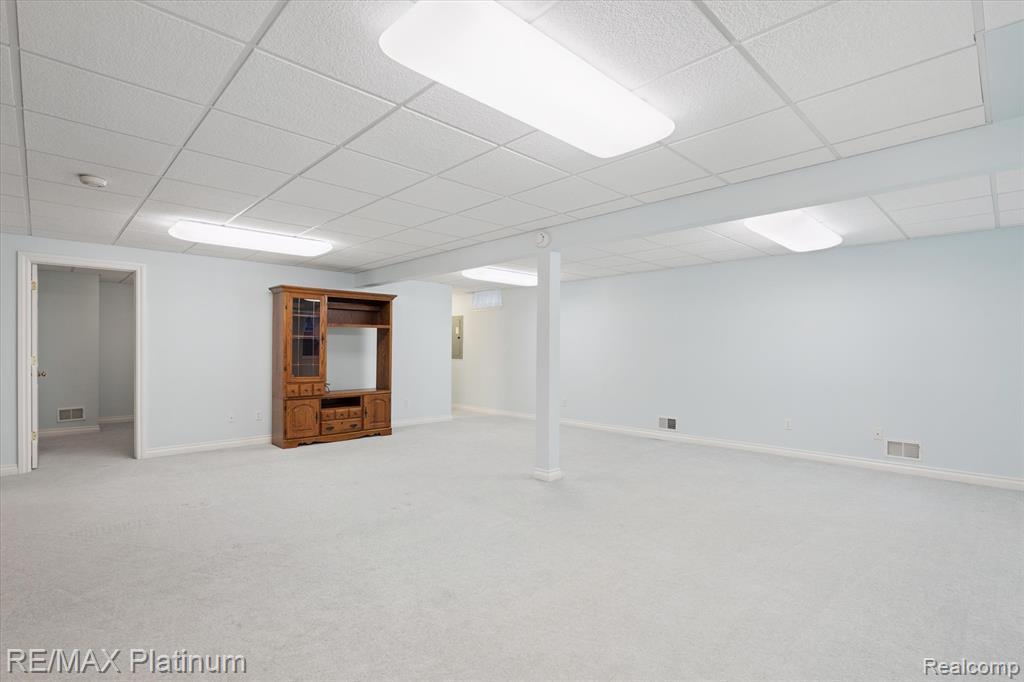 8230 Sawgrass Trail, Grand Blanc, MI 48439 — Photo 29