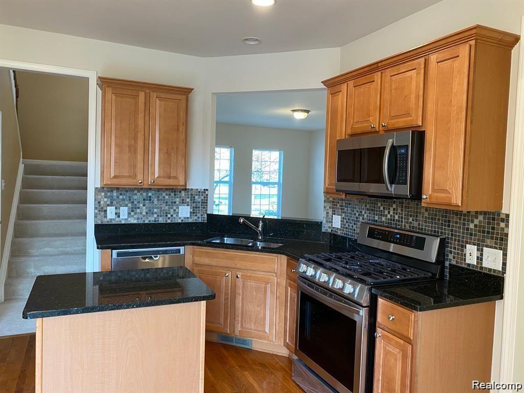 49691 COURTYARD Lane, Canton, MI 48188 — Photo 14