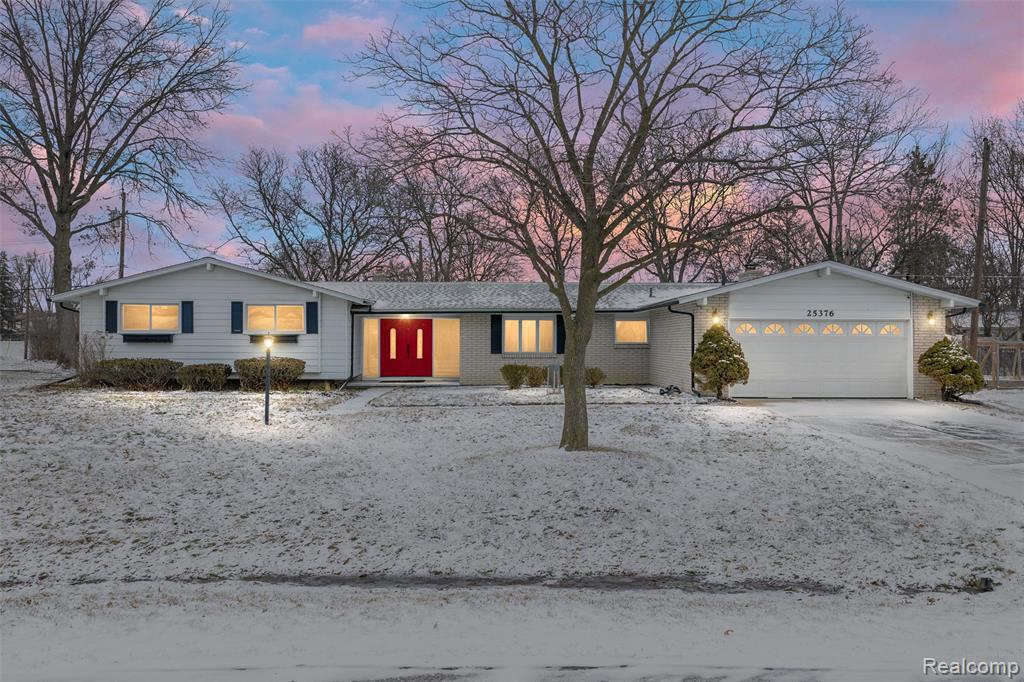 25376 Lyncastle Street, Farmington, MI, 48336