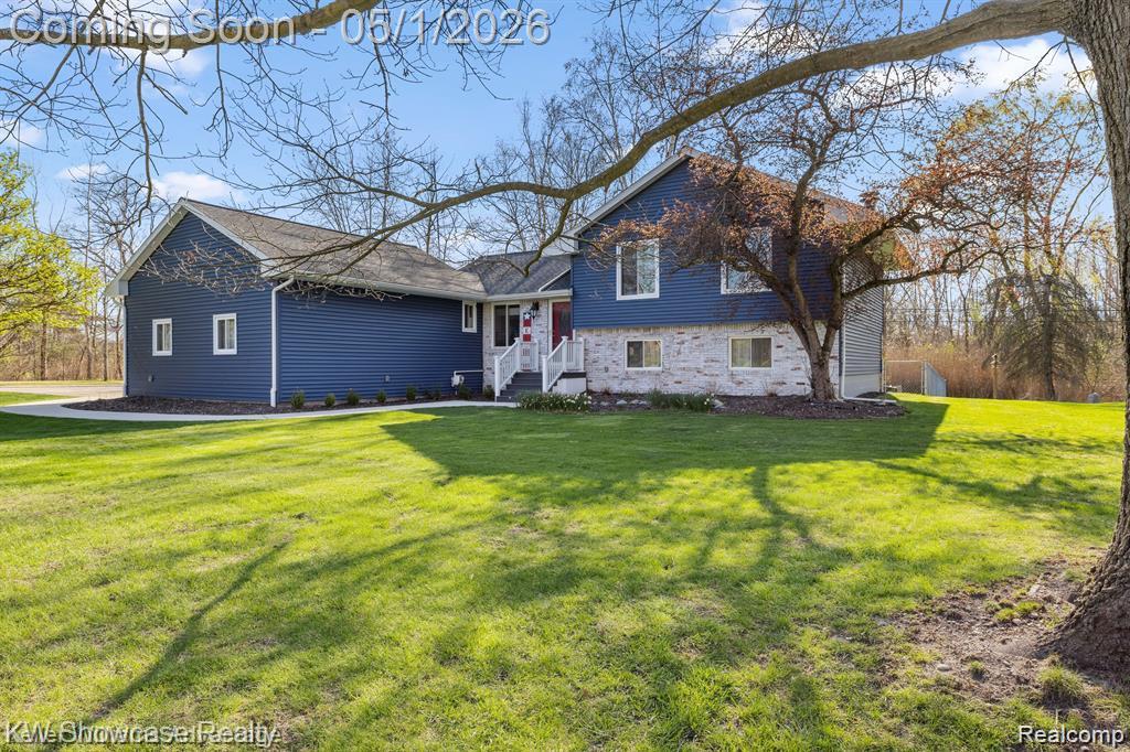 543 Woodland Drive, South Lyon, MI 48178 — Photo 2
