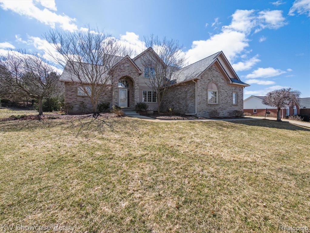 9107 ROTONDO Drive, Howell, MI 48855 — Photo 2