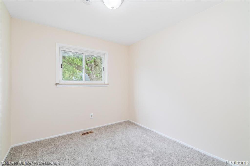 1210 Red Leaf Lane, Ypsilanti, MI 48198 — Photo 30