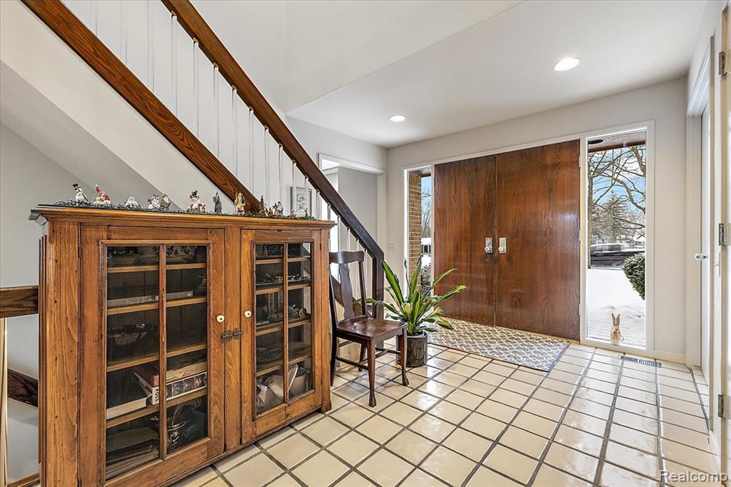 4539 Middleton Court, West Bloomfield, MI, 48323