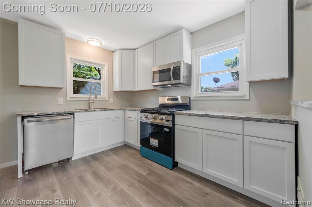 9370 Gillman Street, Livonia, MI 48150 — Photo 21