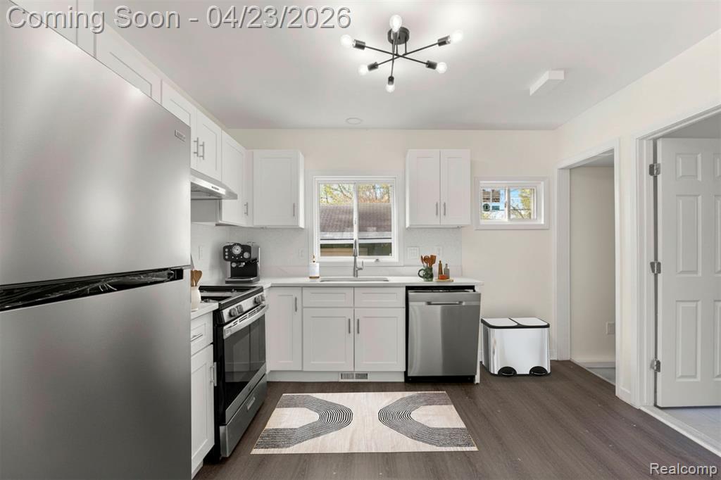 26045 Eton Avenue, Dearborn Heights, MI 48125 — Photo 12