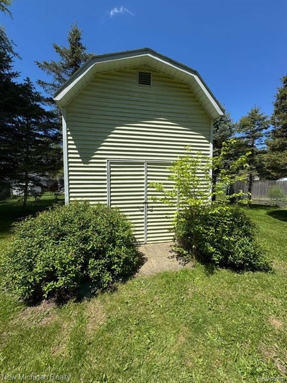 212 SUNNYBROOKE Drive, Vernon, MI 48476 — Photo 19