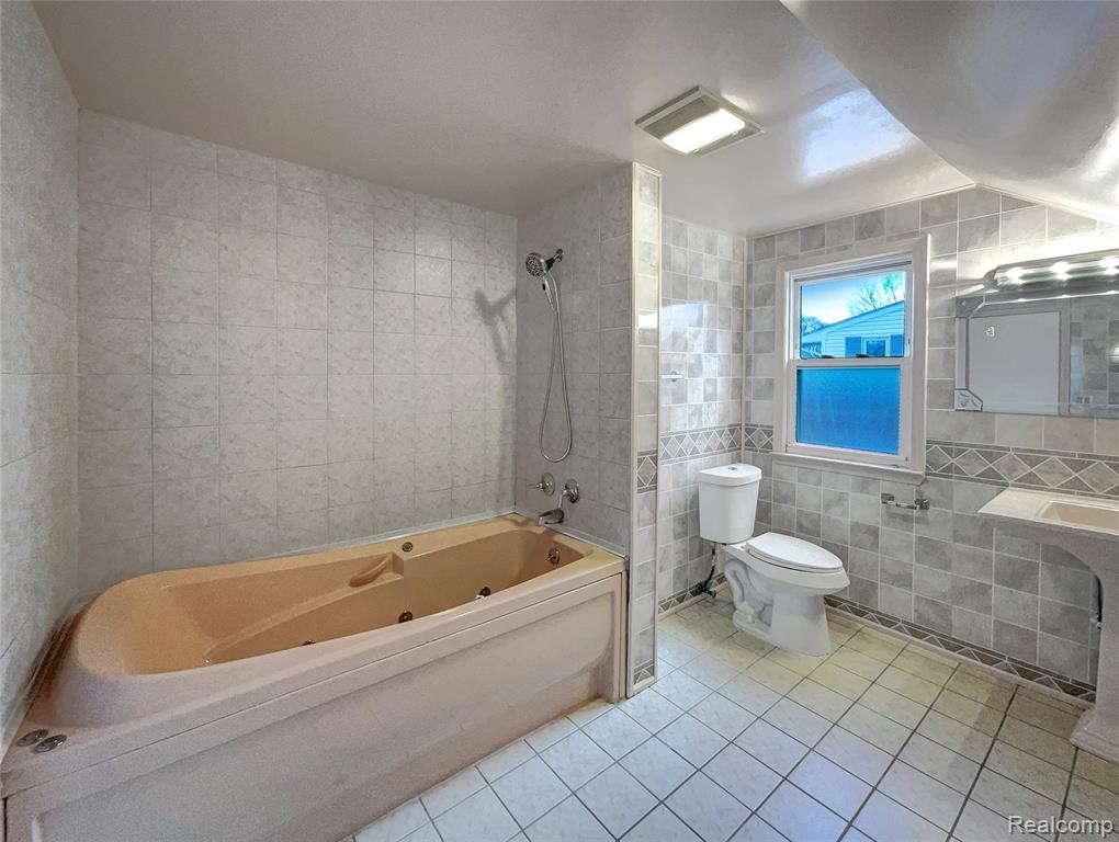 8212 Virgil Street, Dearborn Heights, MI 48127 — Photo 8