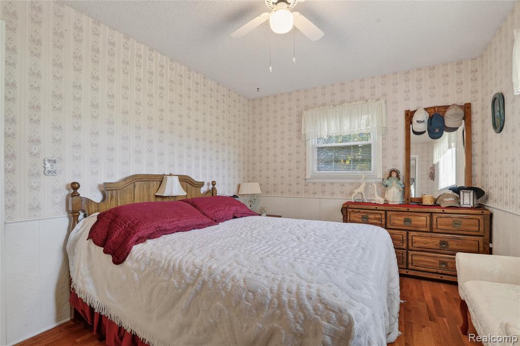 5090 Torrey Road, Flint, MI 48507 — Photo 31