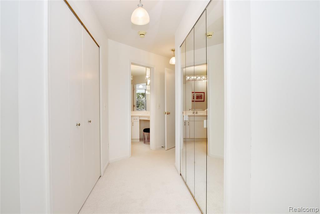 484 Newburne Pointe, 36, Bloomfield Hills, MI 48304 — Photo 14