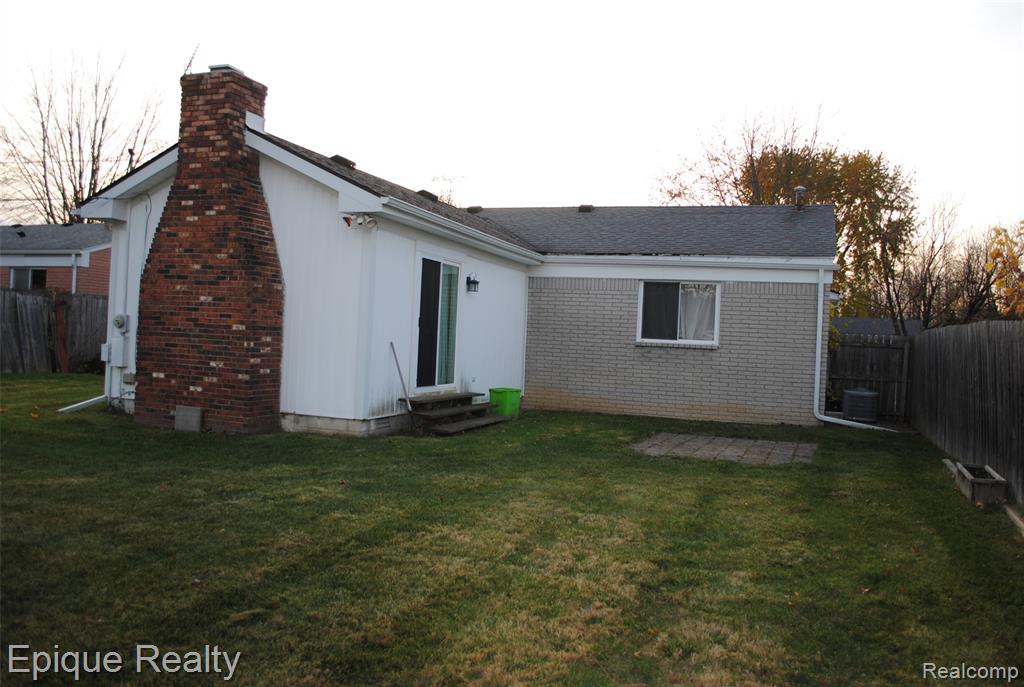 711 Georgia Avenue, Marysville, MI 48040 — Photo 5
