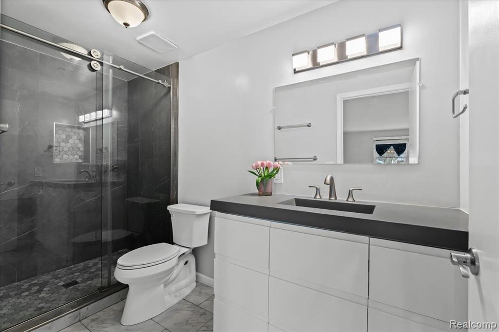 21106 W Glen Haven Circle, Novi, MI 48167 — Photo 21