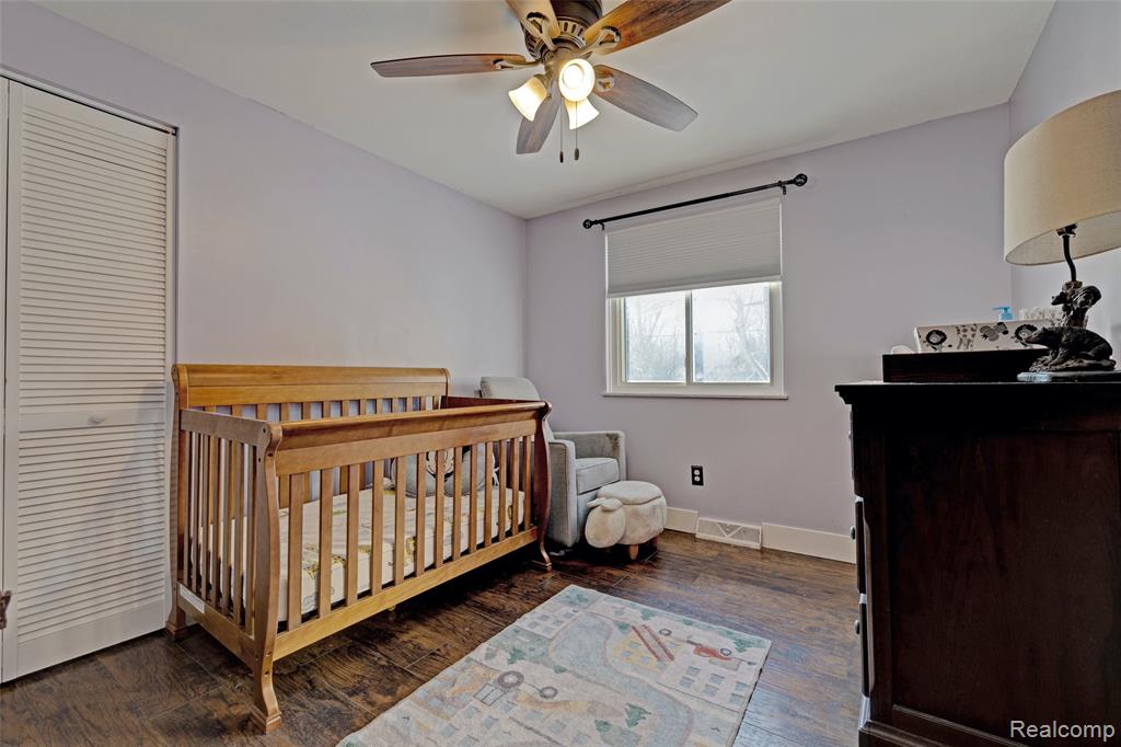 4380 Baza, Leonard, MI 48367 — Photo 17