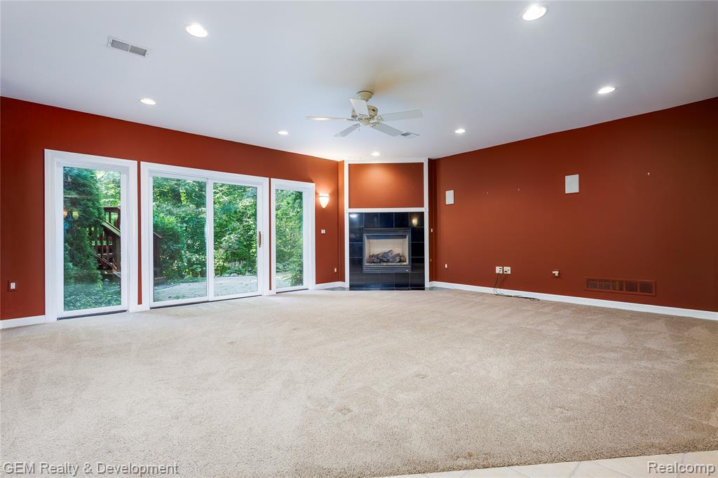 9054 Green Hickory Lane, Fenton, MI 48430 — Photo 44