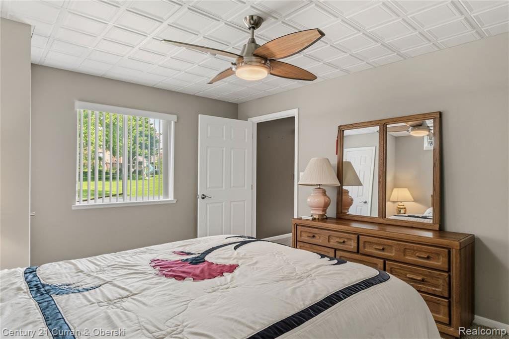 49468 N Glacier, Northville, MI 48168 — Photo 39