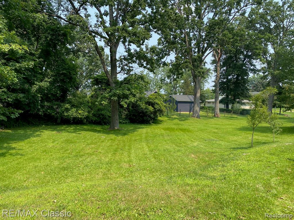 4094 Larchmoor Drive, Brighton, MI 48114 — Photo 6