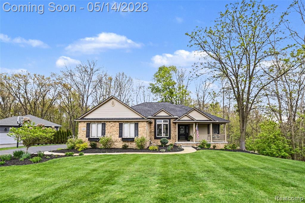 1263 Victoria Lane, Fenton, MI 48430 — front exterior