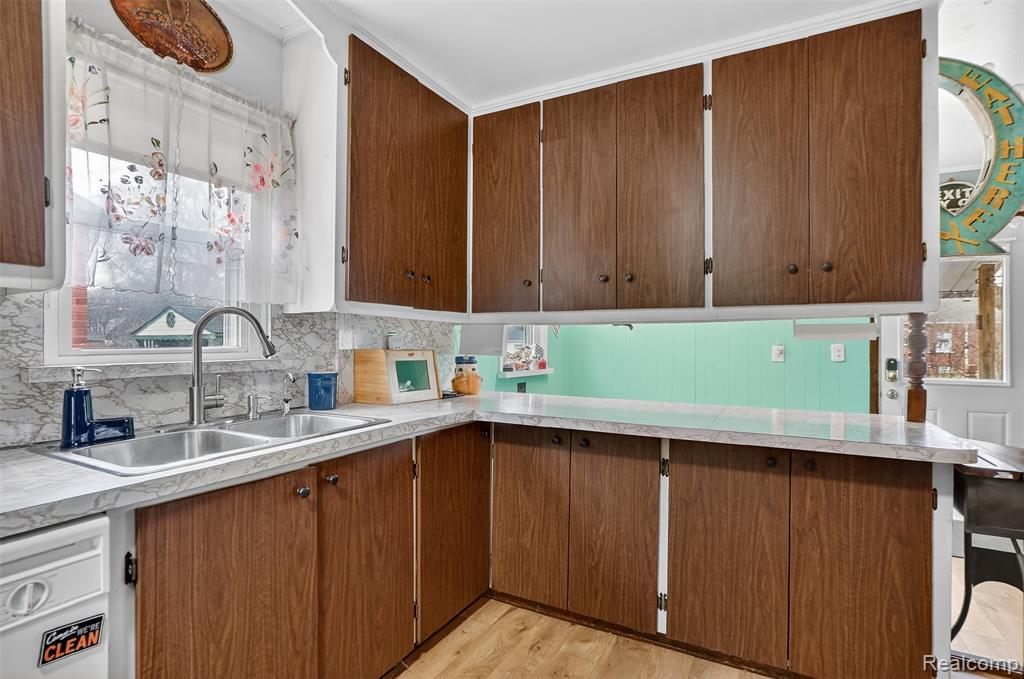 9923 Inkster Road, Livonia, MI, 48150