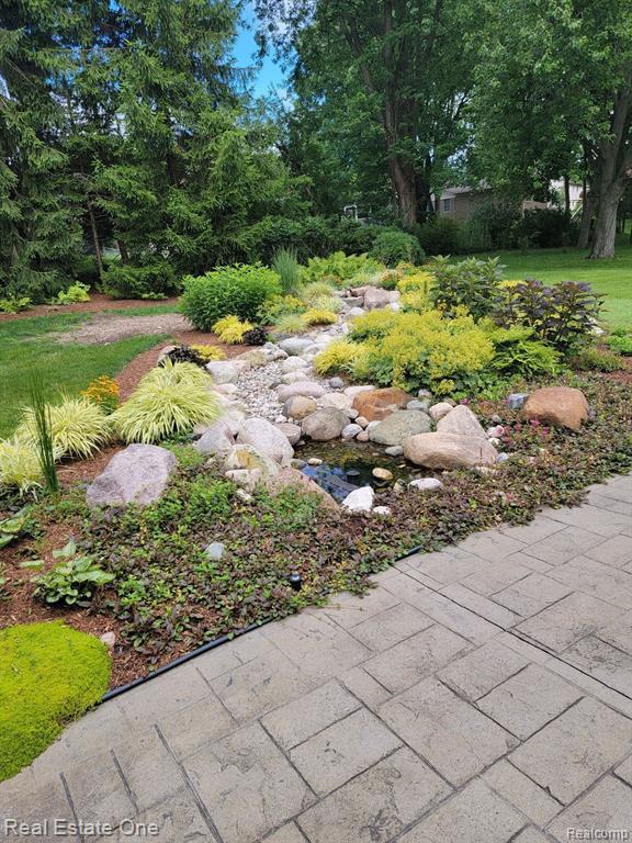 563 MILLSTONE Drive, Rochester Hills, MI 48309 — Photo 8