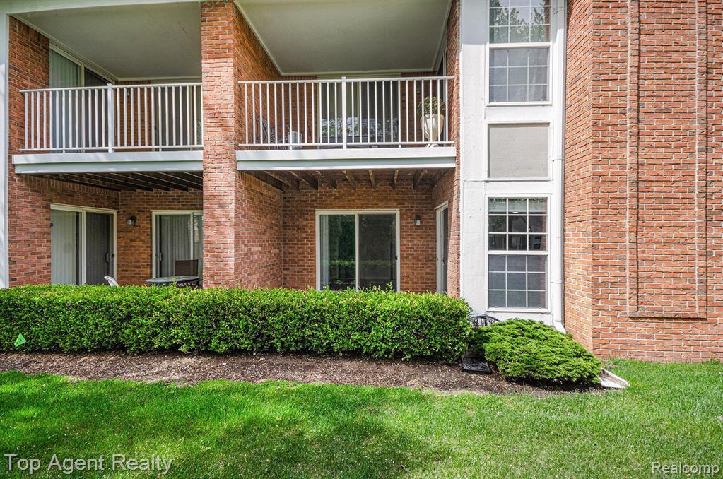 4184 Berkshire Drive, Sterling Heights, MI 48314 — Photo 20
