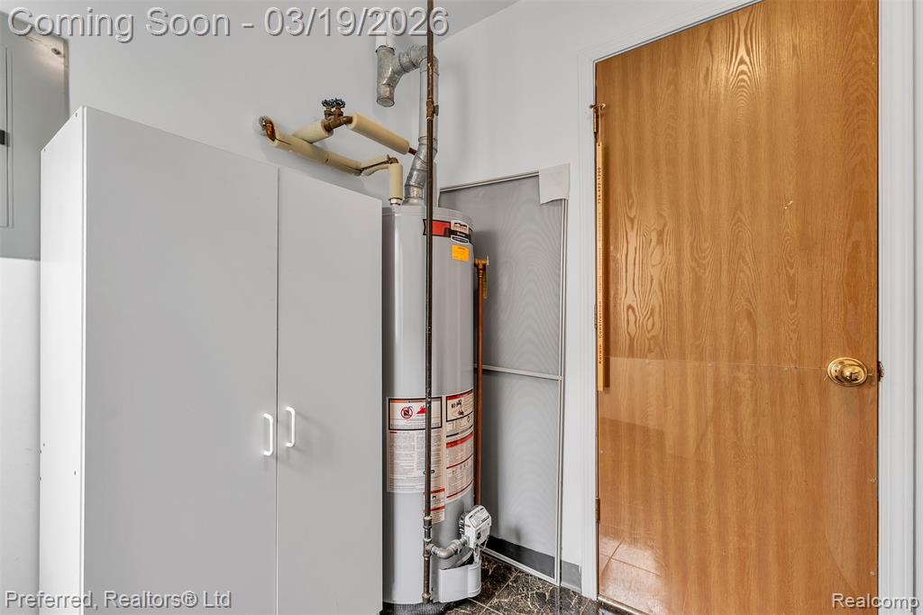 42751 Lilley Pointe Drive, Canton, MI 48187 — Photo 31