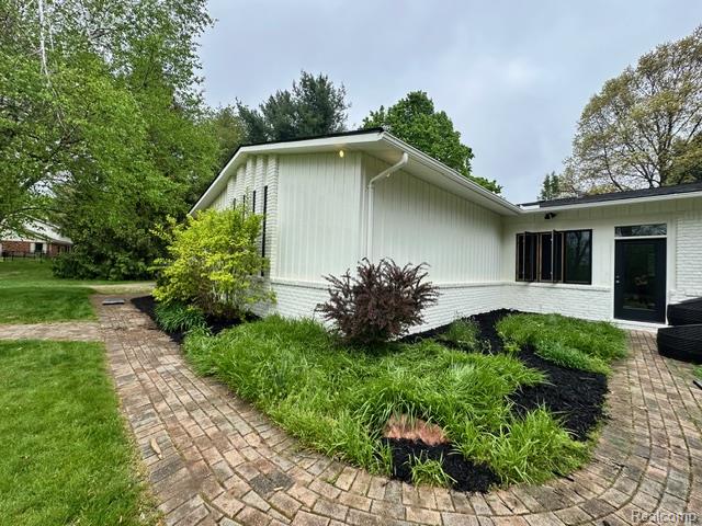 11221 Meadowood Drive, Brighton, MI 48114 — Photo 3