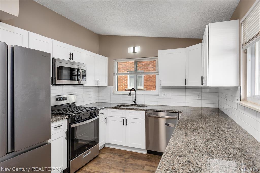 1720 Westbrook Drive, Madison Heights, MI 48071 — Photo 4
