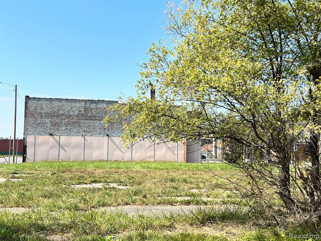 7316 W WARREN Avenue, Detroit, MI 48210 — Photo 2