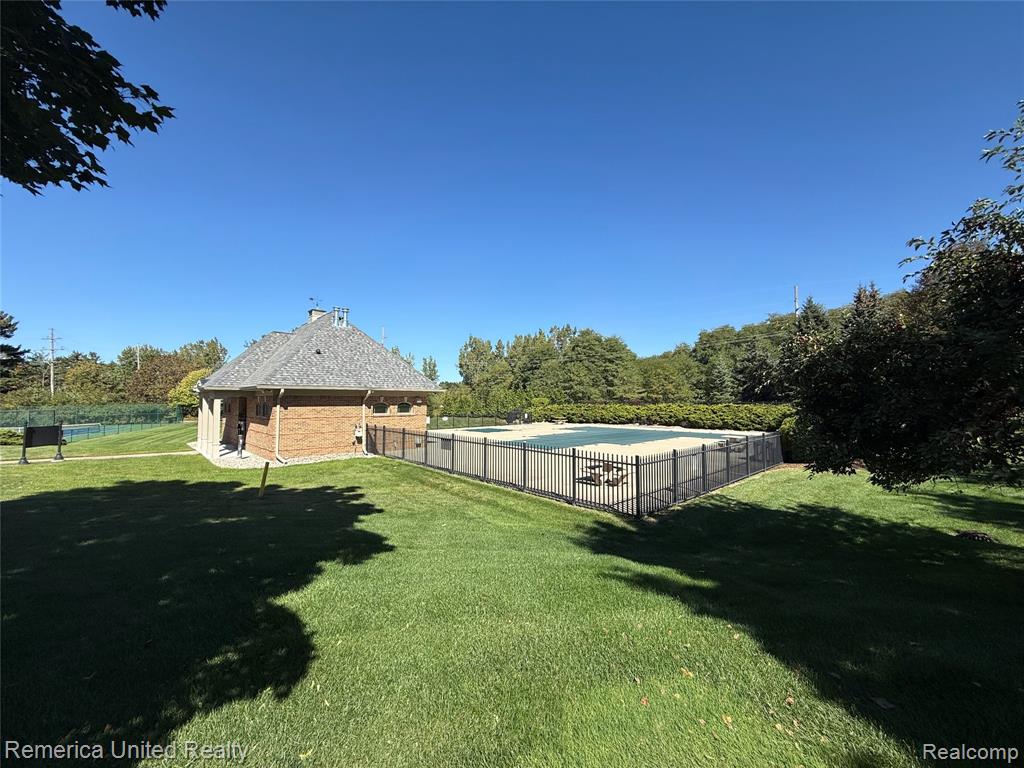 7429 Pine Vista Drive, Brighton, MI 48116 — Photo 52