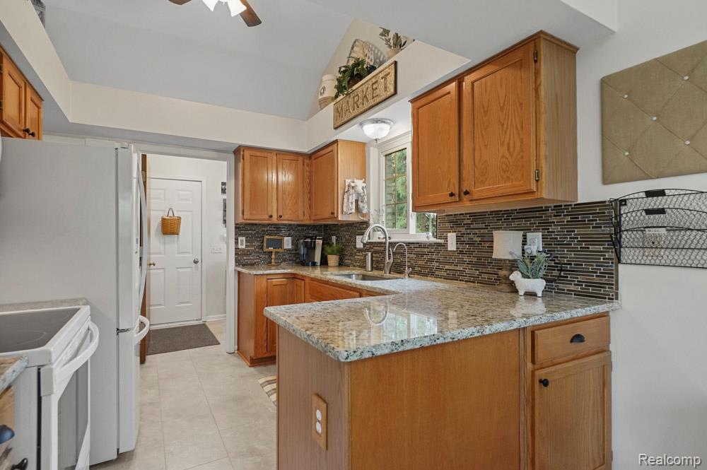 22230 Quail Run Circle, 1, South Lyon, MI 48178 — Photo 13