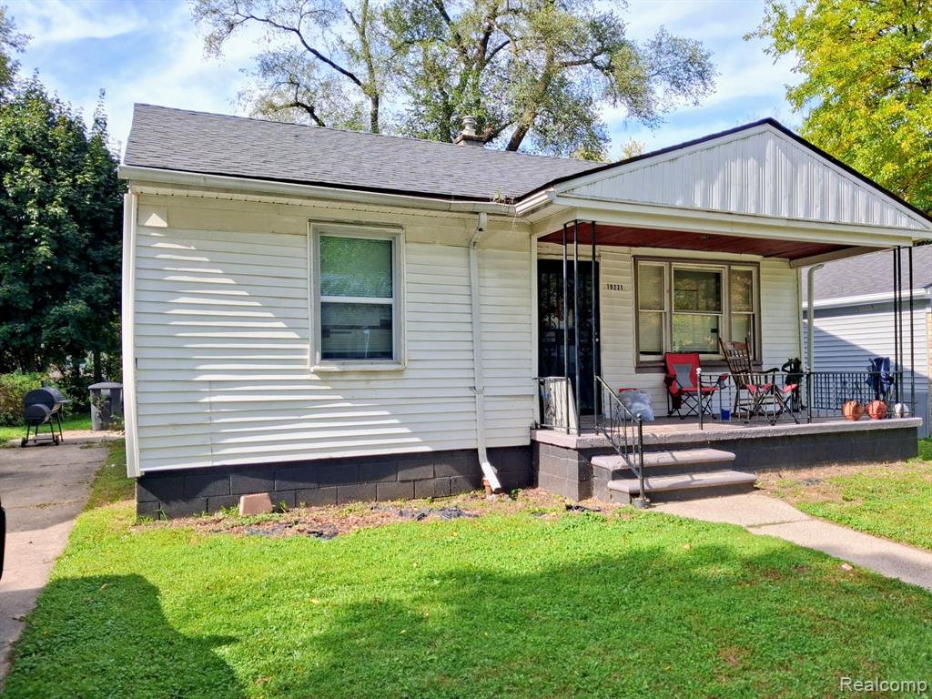 19271 Houghton Street, Detroit, MI 48219