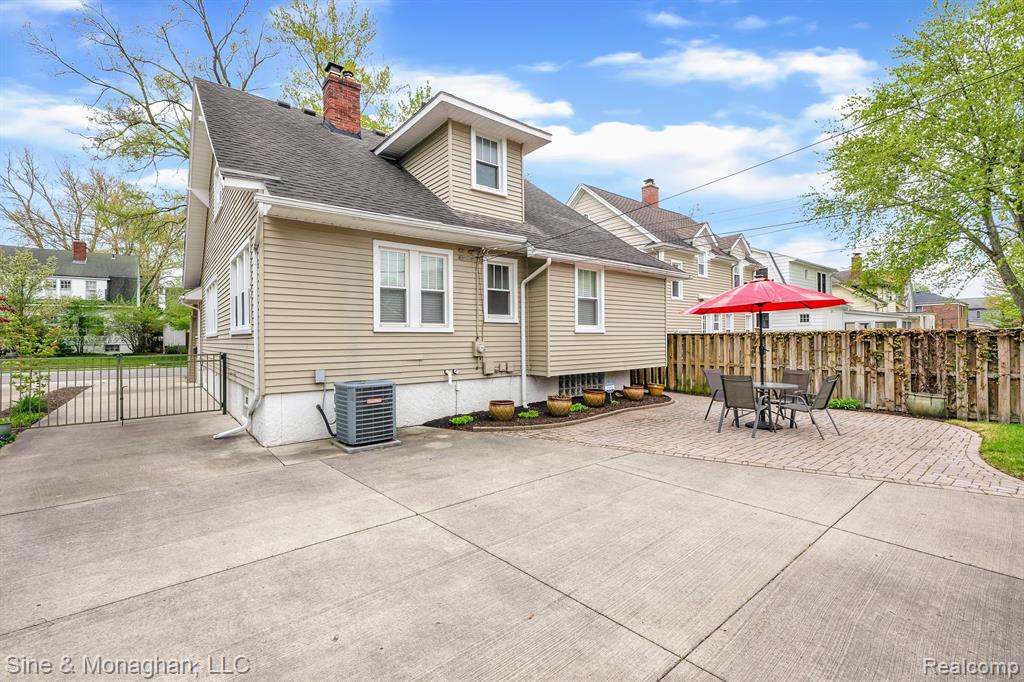 424 W Hudson Avenue, Royal Oak, MI 48067 — Photo 45