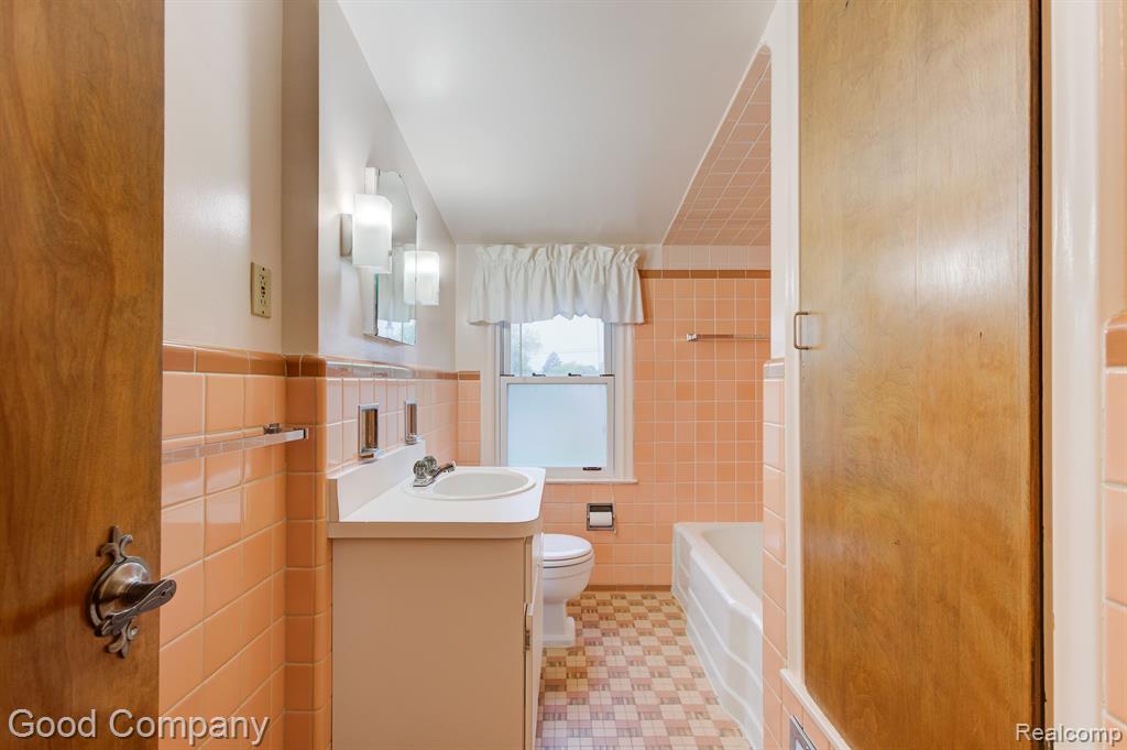 4008 PARKVIEW Drive, Royal Oak, MI 48073 — Photo 36
