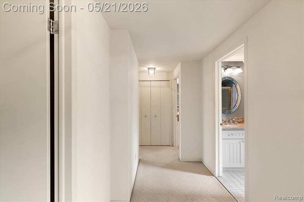 33891 Yorkridge Street, Farmington, MI 48331 — Photo 51