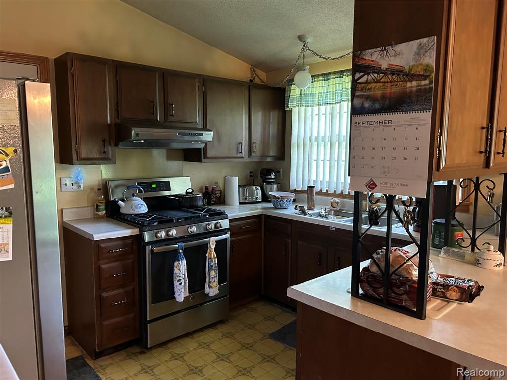 1548 E Caro Road, Caro, MI 48723 — Photo 3