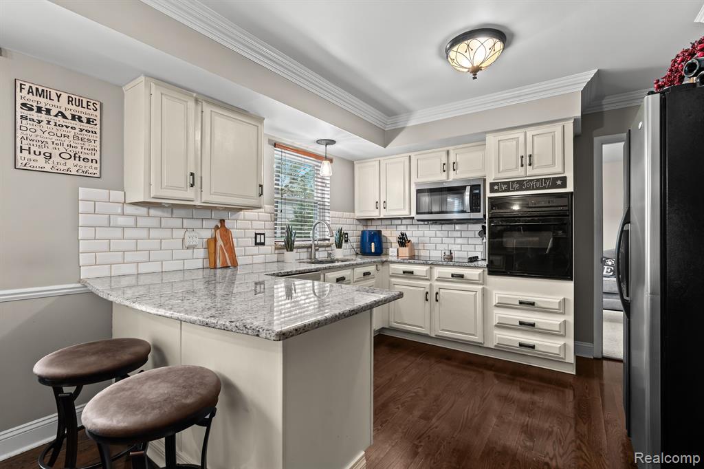 856 THORNTREE, Bloomfield Hills, MI 48304 — Photo 12