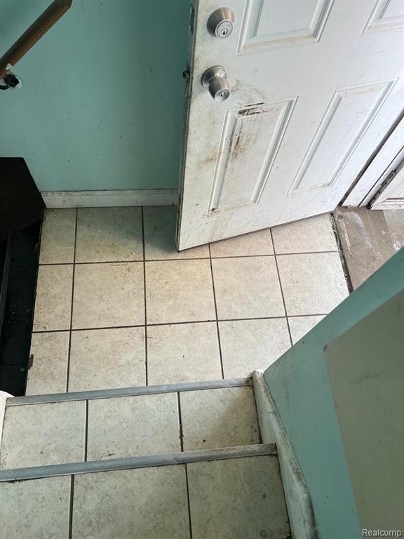 8109 HAZELTON Street, Dearborn Heights, MI 48127 — Photo 11