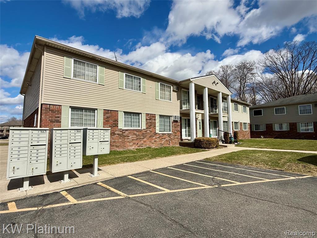 8214 24 Mile Road, Utica, MI 48316 — Photo 2