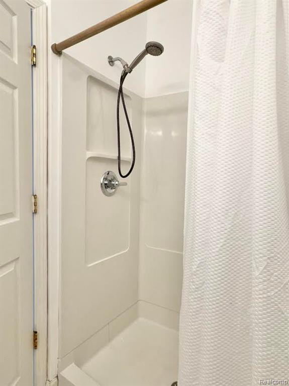 43079 STRAND Drive, Sterling Heights, MI 48313 — Photo 13
