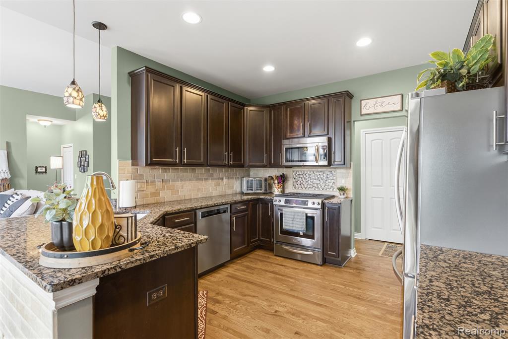 660 Willow Lake Court, Oxford, MI 48371 — Photo 27