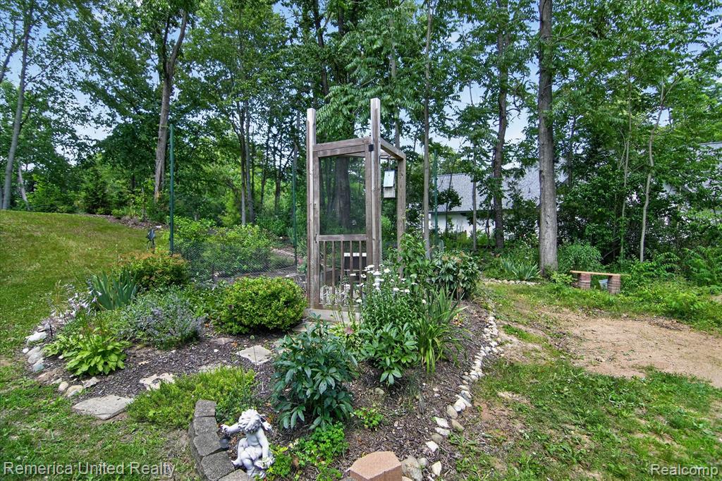 11521 Westshore Drive, Pinckney, MI 48169 — Photo 44