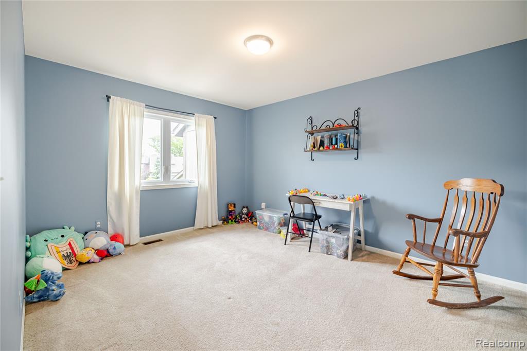 9892 Hawthorne Glen Drive, Grosse Ile, MI 48138 — Photo 28