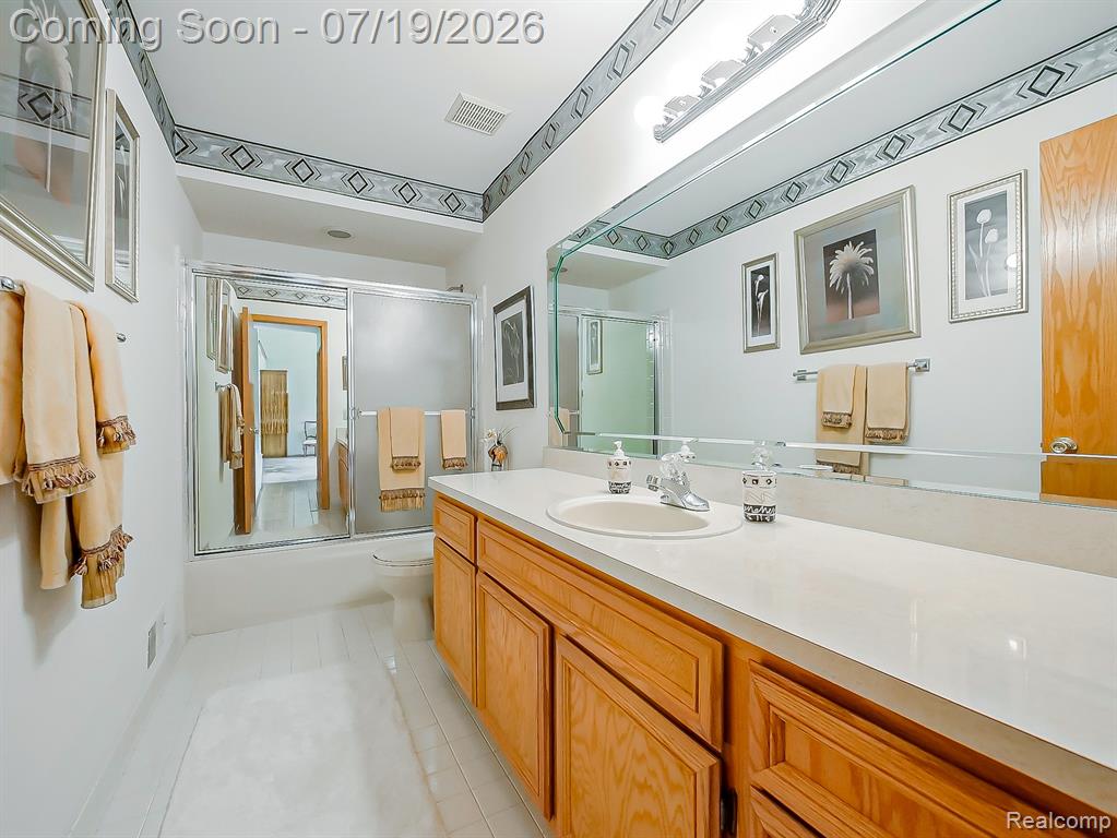 43461 Pointe Drive, Clinton Twp, MI 48038 — Photo 18