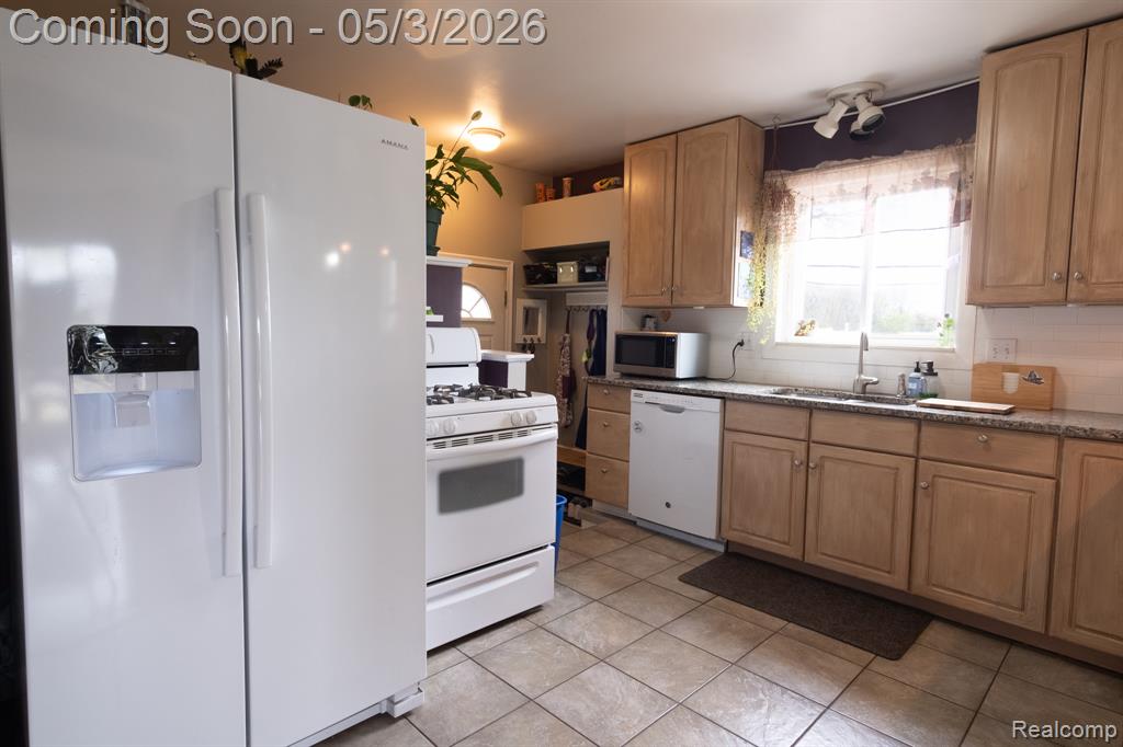 27604 Rialto Street, Madison Heights, MI 48071 — Photo 9