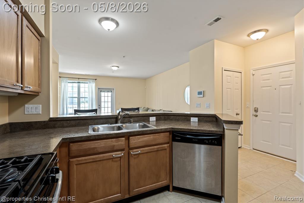 920 W Summerfield Glen Circle, Ann Arbor, MI 48103 — Photo 4
