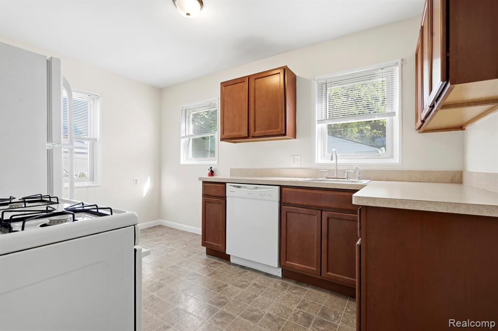 970 Champaign Road, Lincoln Park, MI 48146 — Photo 15