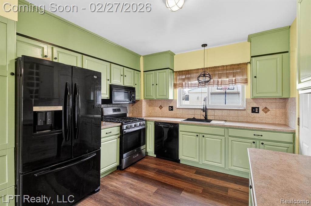 22507 Doncaster Avenue, Brownstown, MI 48193 — Photo 10